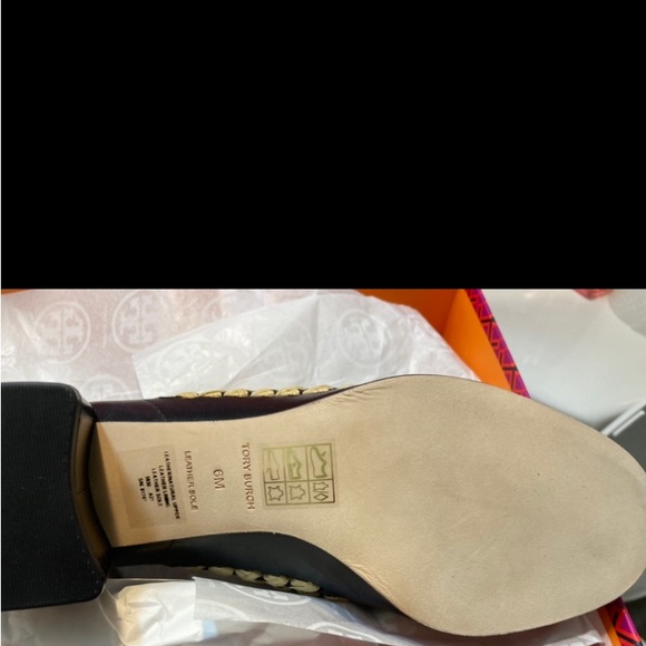 Tory Burch Women Raffa leather Loafer,Brand new with box and Dust bag. - Picture 4 of 7